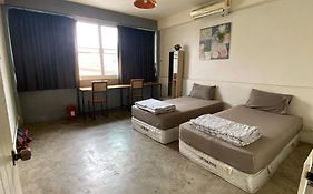 Love Cnx Guesthouse
